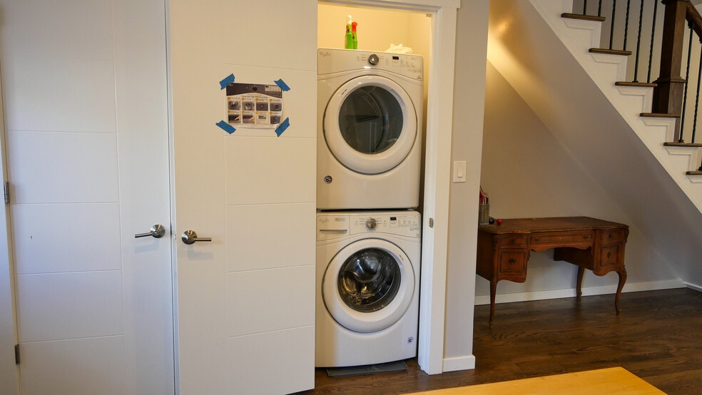Washer & Dryer - 831 3rd St NE