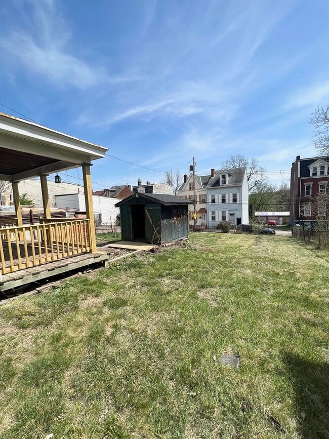 Building Photo - Newly Renovated 3 Bedroom, 1 Bathroom in Spring Hill- Central Air and Brand New Kitchen!!