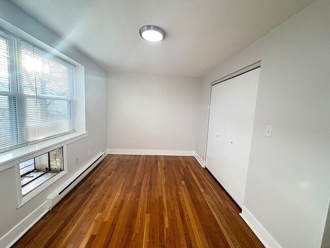 Building Photo - 40 Rockland Ave