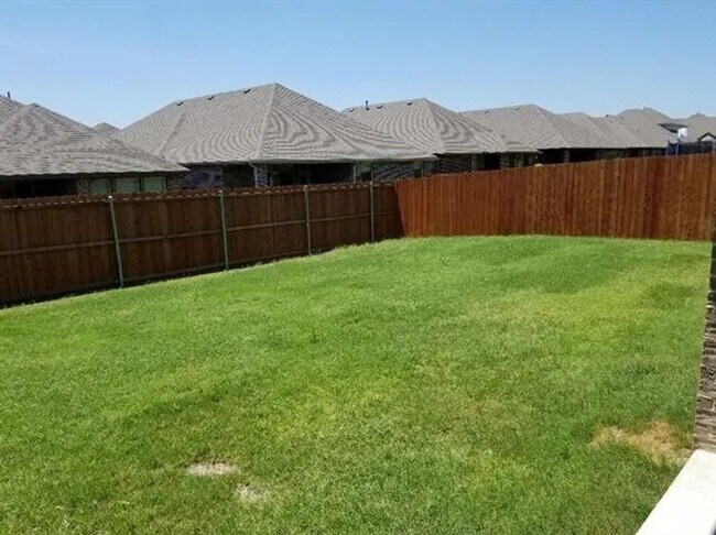 Building Photo - Coming Soon! 4BR/3.5BA | Updated Single Family Home | 2-Car Garage Parking | Fenced backyard