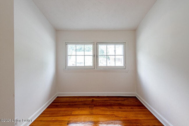 Building Photo - 2032 Lakeside Dr