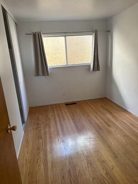 Building Photo - 2434 Mira Vista Dr