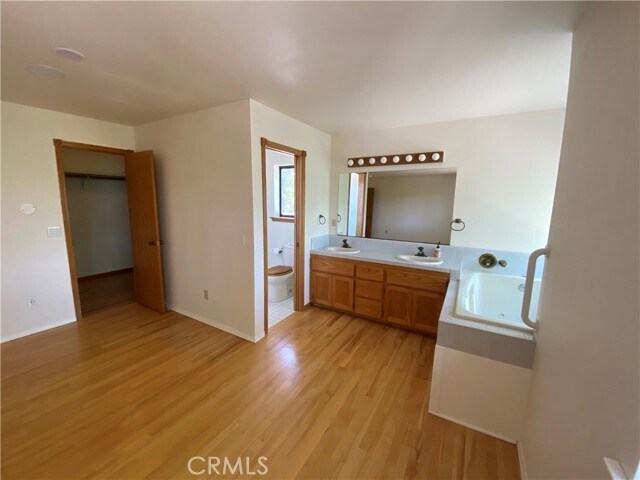 Building Photo - 19232 N Shore Ct