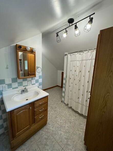 Building Photo - 84 E. 15th Street