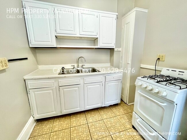 Building Photo - 1380 W 112th St