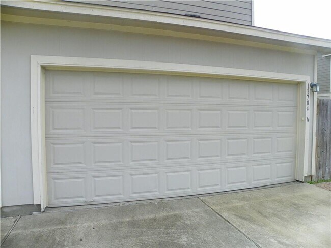 Building Photo - 13704 Harris Ridge Blvd