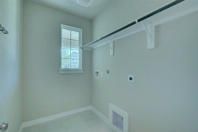 Building Photo - 7215 Clearwater Cv Dr