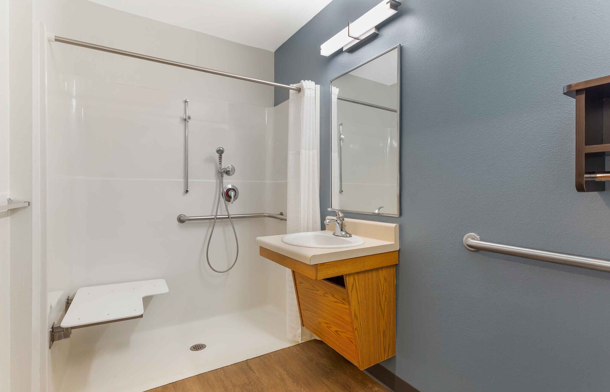 Building Photo - Furnished Studio-Fort Myers