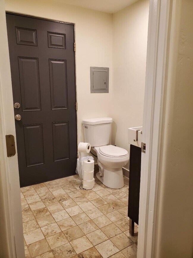 Building Photo - 1520 W Encanto Blvd