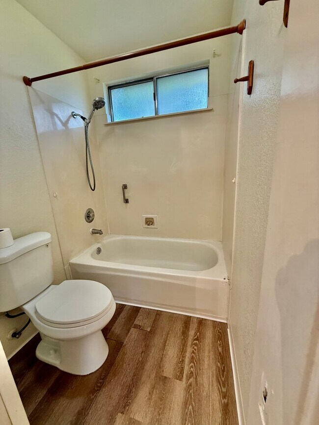 Building Photo - Nice home available immediately