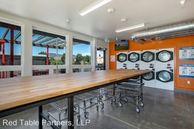 Building Photo - 765 Red Table Dr