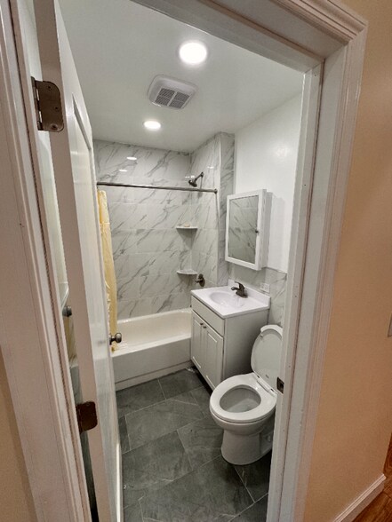 Building Photo - 630 Jefferson Ave