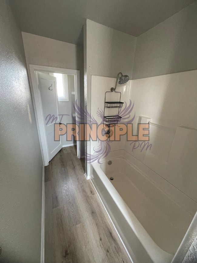 Building Photo - 735 Placer St