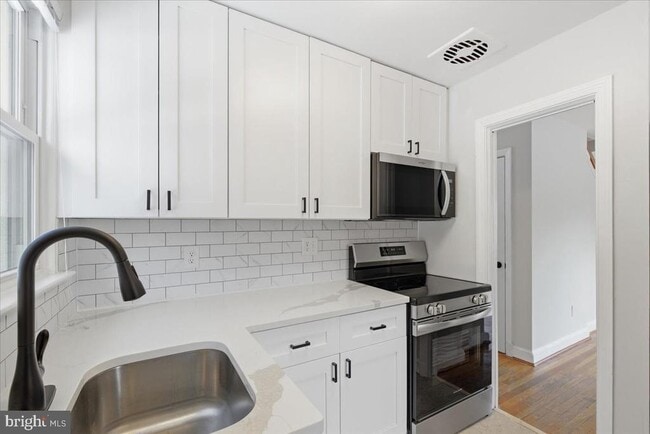 Building Photo - 9704 Lorain Ave