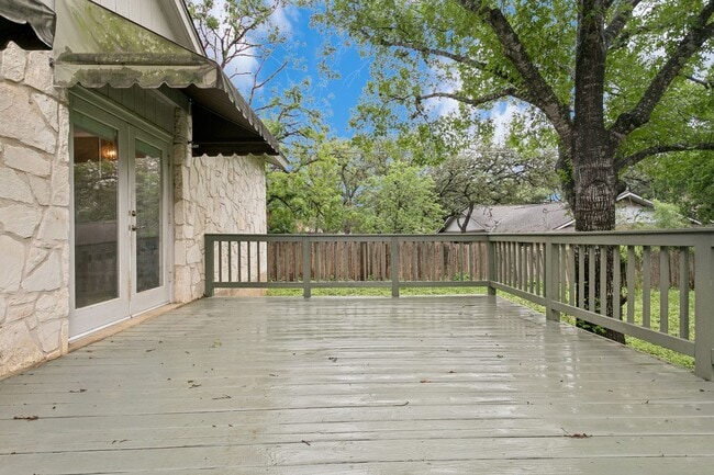 Building Photo - RENOVATED 3-BEDROOM HOME IN BRAUN STATION