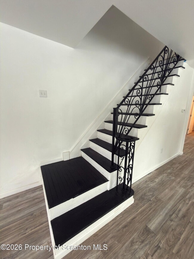 Building Photo - 366 Salsburg St