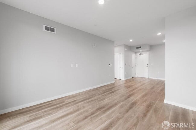 Building Photo - 260 Brooklyn Basin Wy