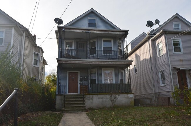 Building Photo - 211 Duncan Ave