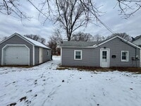 Building Photo - 2 bedroom, 1 bathroom single-family home in Streator
