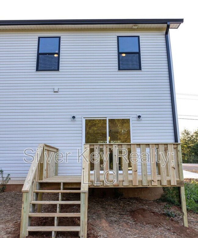 Building Photo - 1985 Highway 411