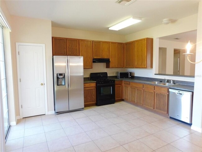 Building Photo - 6624 Waterton Dr