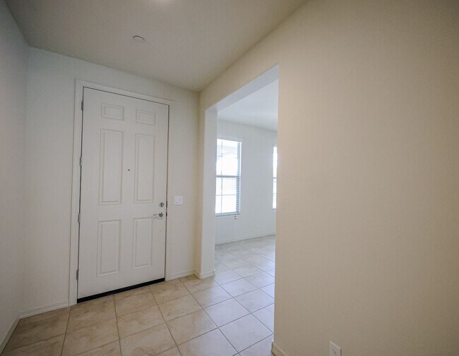 Building Photo - 4 Bedroom + Den in Foothills at Northpointe