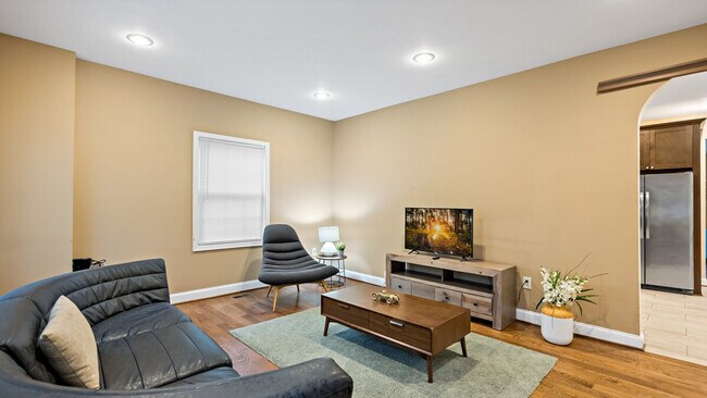 Building Photo - 2759 Greenway Blvd