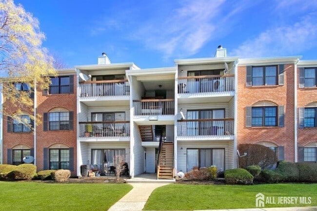 Building Photo - 482 Danbury Ln