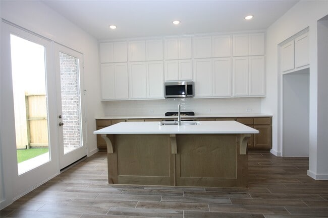 Building Photo - 6527 Scarlet Pond Ln