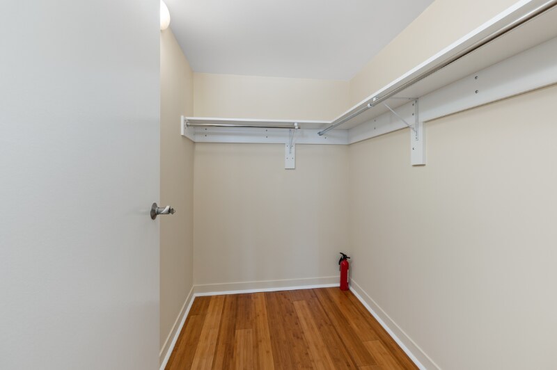 Building Photo - 425 W Beech St