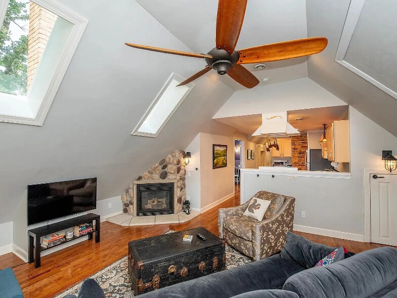 Building Photo - 607 Lincoln Ave