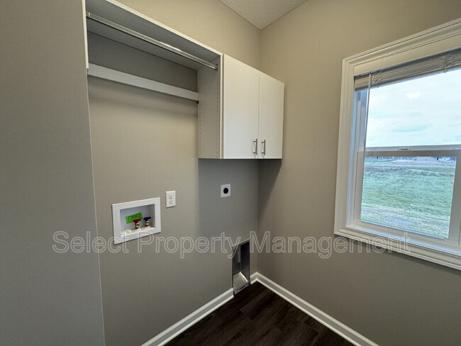 Building Photo - 1032 Matteotti Avenue