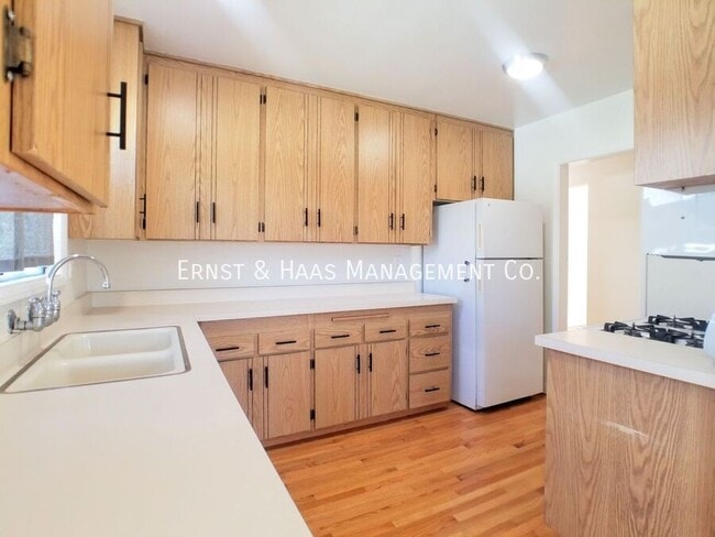 Building Photo - 3312 San Anseline Ave