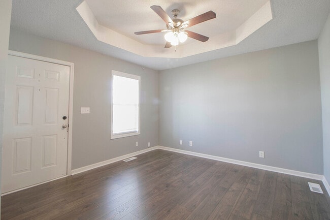 Building Photo - 205 Ruf Dr