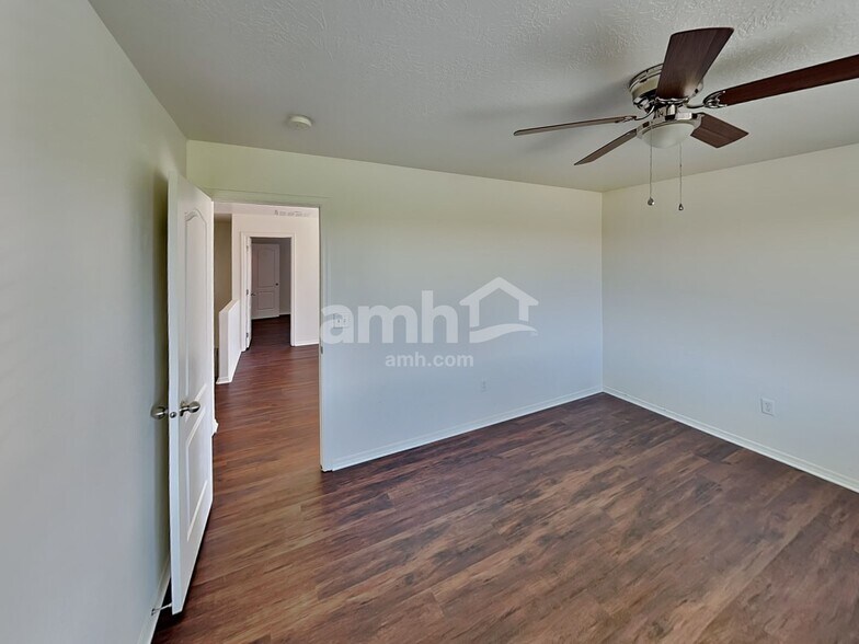 Building Photo - 2464 S 3585 W