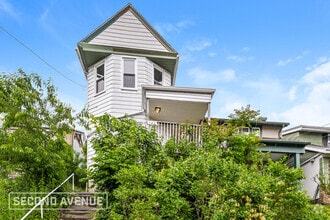 Building Photo - 141 Labelle St