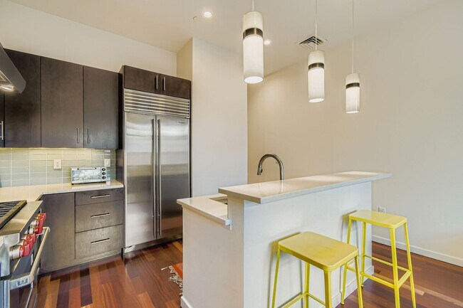 Building Photo - Luxury Pearl Street 1BDR