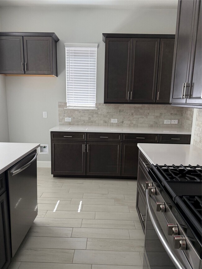 Building Photo - 10526 William Pk Dr