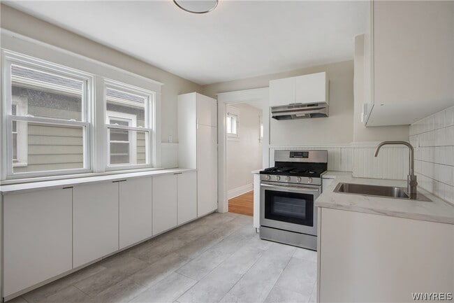 Building Photo - 509 Hinman Ave