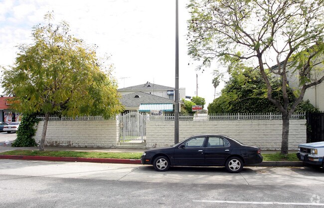 Primary Photo - 808 S Glendale Ave