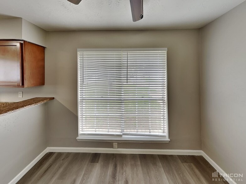 Building Photo - 14831 Waterside Dr