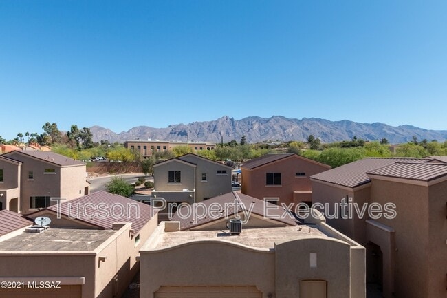 Building Photo - 2442 E Emerald Moon Dr