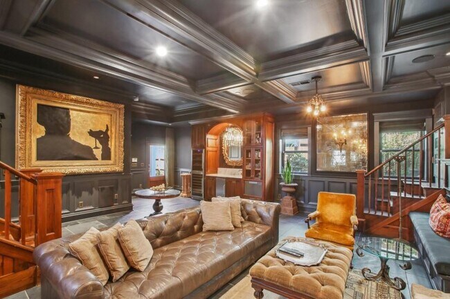 Building Photo - 788 Lake Ave NE