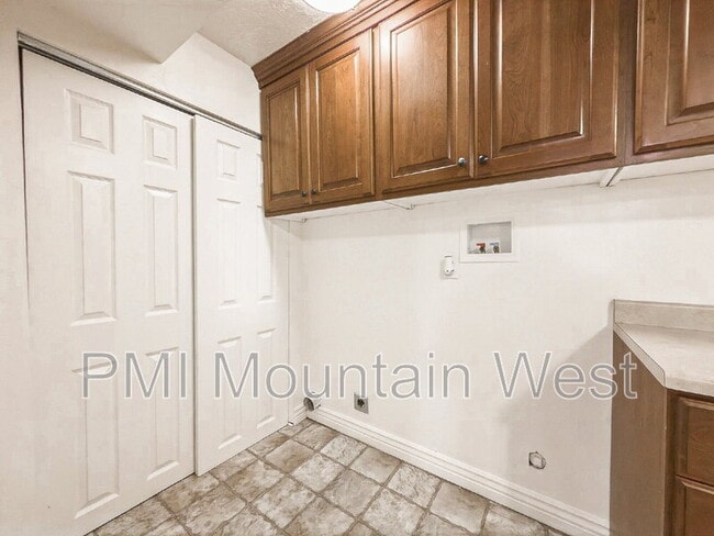 Building Photo - 2007 Nevada Cir