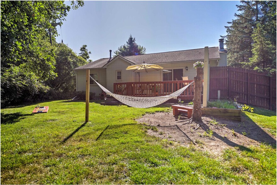 Building Photo - 1385 Northbrook Dr