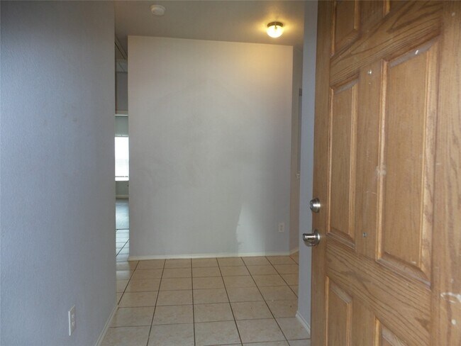 Building Photo - 1121 Beaverwood Ln