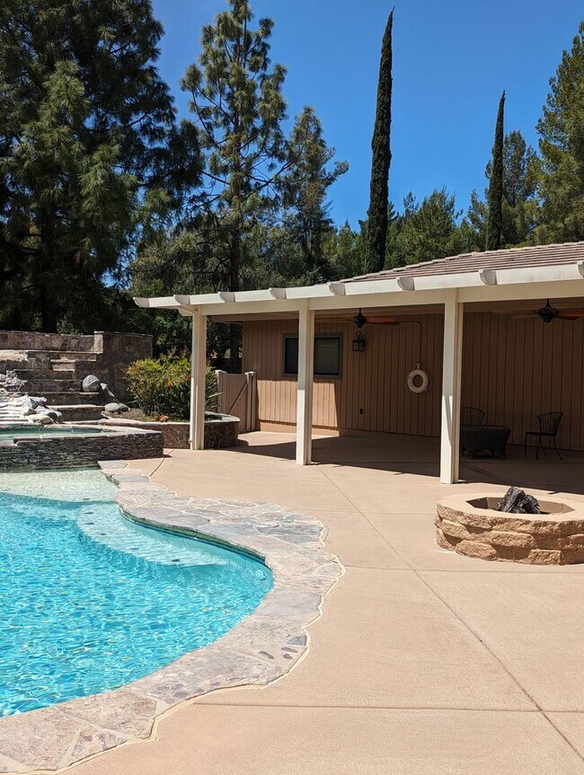 Building Photo - Luxury 5 Bedroom Home in Palo Verde Ranch