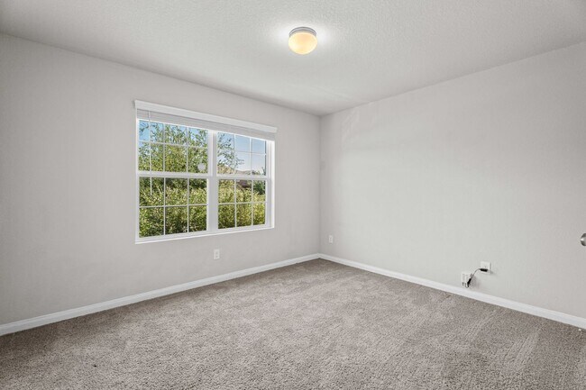 Building Photo - 1047 Raceland Rd