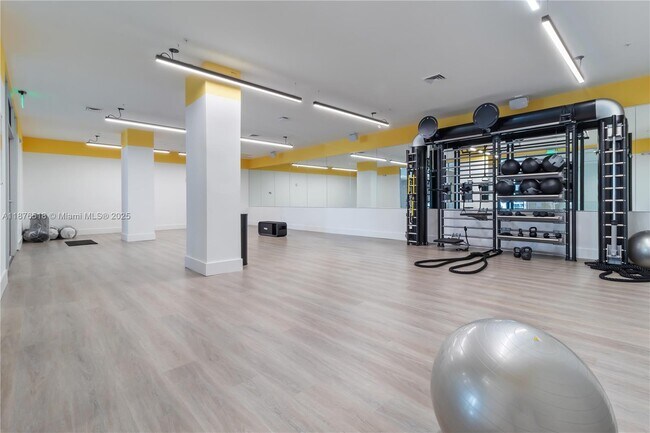 Building Photo - 7875 NW 107th Ave