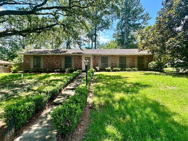 Primary Photo - Very Spacious Home in North East Jackson!